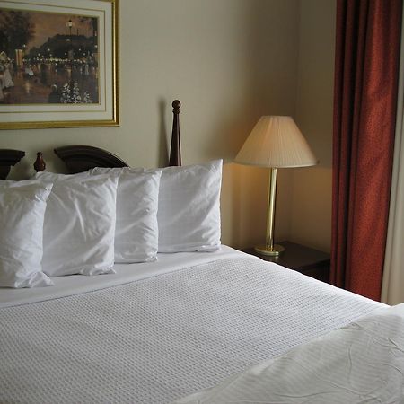 Chisholm Suite Hotel Duncan 客房 照片