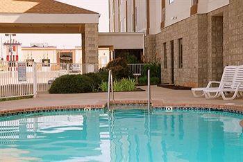 Chisholm Suite Hotel Duncan 外观 照片
